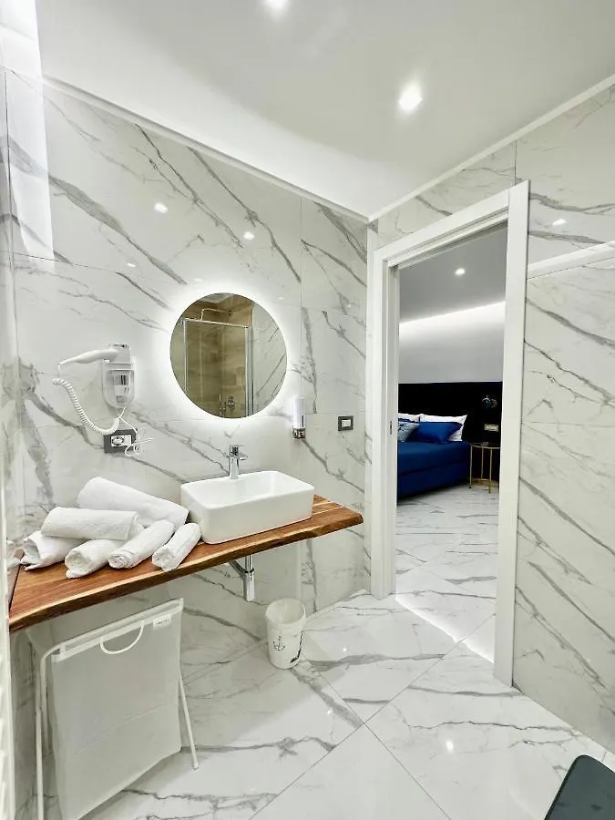 Oltremare Luxury Suites Bari 0*,  Italia